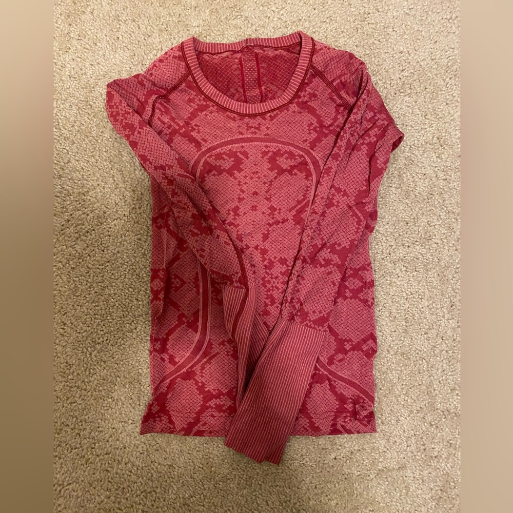 Lululemon swiftly long sleeve red size 4